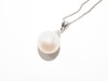 【推荐款】K白珍珠吊坠 | K金镶碎钻扣珍珠10.6mm 商品缩略图0