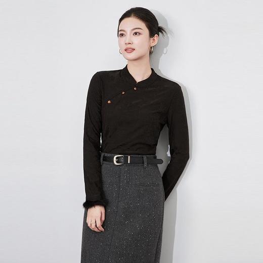 【高货wl】全新升级【铂金会员220/天猫299/差价79】(03417) 洛诗琳冬季新款新中式斜襟盘扣提花小V领国风磨毛打底衫 商品图3