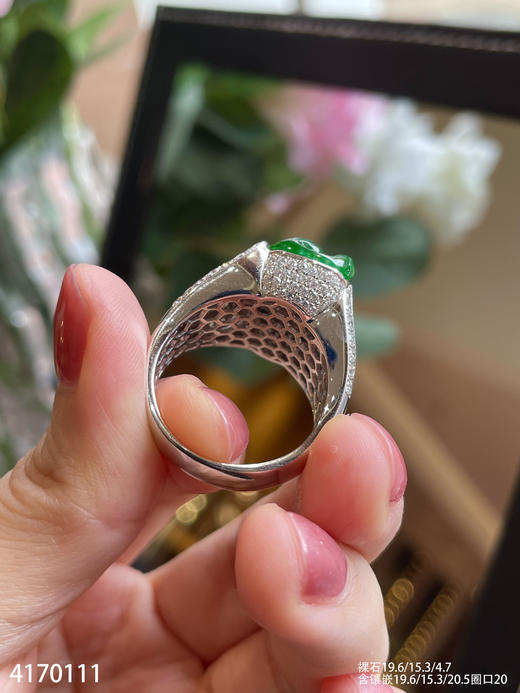 老坑玻璃种帝王绿三脚蟾戒指【4170111】具体价格微信咨询 商品图7