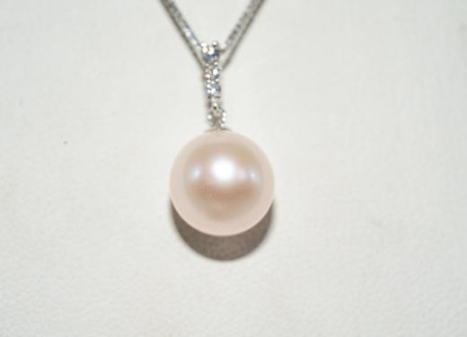 【推荐款】K白冷酷风珍珠吊坠 | 半椭圆K金扣珍珠10mm 商品图1