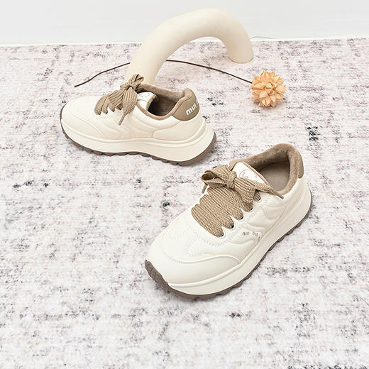 经典鲨2024年冬季款韩版舒适平底系带加绒保暖跑步休闲鞋女KW317-D58021 商品图4