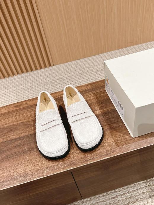 罗意威全新玛丽珍鞋新款Campo玛丽珍穆勒鞋以可爱有趣的圆形鞋头搭配极具复古风的雕花细节，设计感十足（HC） 商品图1