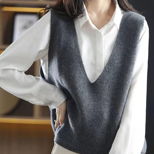 纤束马叠穿神器深V领针织马甲 XFT-0189 商品图4