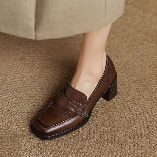 【预售5天】复古方头通勤风深口四季一脚蹬显瘦气质牛皮高跟单鞋QQJFG&J-7195F 商品图2