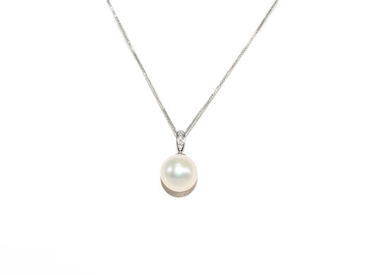 【推荐款】K白镶钻珍珠吊坠 | K金镶钻扣珍珠10.5mm 商品图0