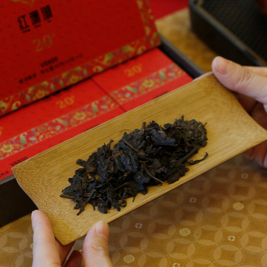 压箱底老茶 红珊瑚 20+ 普洱熟茶 V8800 礼盒装 60克/6泡/盒 商品图5