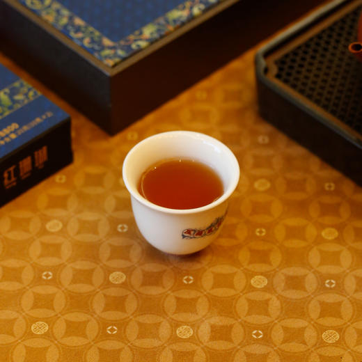 压箱底老茶 红珊瑚 20+ 普洱生茶 V8800 礼盒装 60克/6泡/盒 商品图6