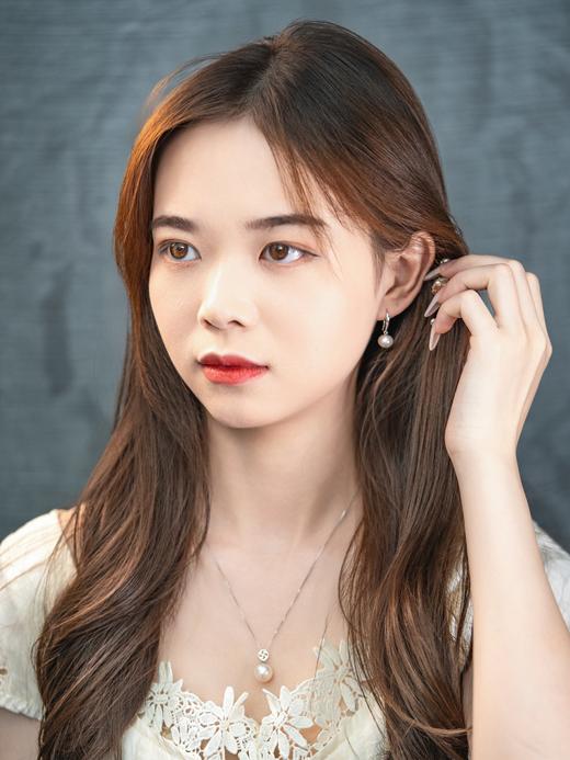 【推荐款】K白坠感珍珠耳钉 | K白耳针珍珠7.7mm 商品图5