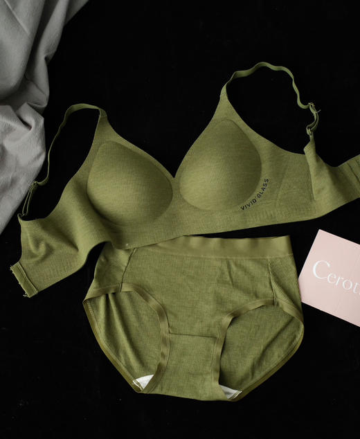 内衣+内裤一整套！冬天穿上不想脱了！~山茶花果冻软提拉内衣套装 商品图8