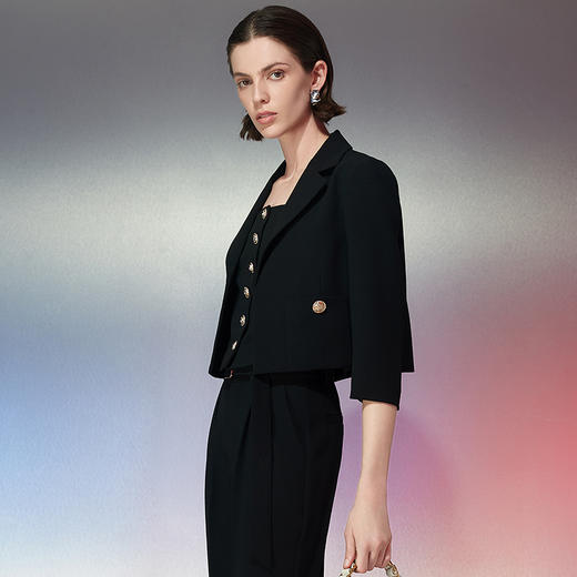 EITIE爱特爱春季新款气质显瘦时尚短外套7703408 商品图2