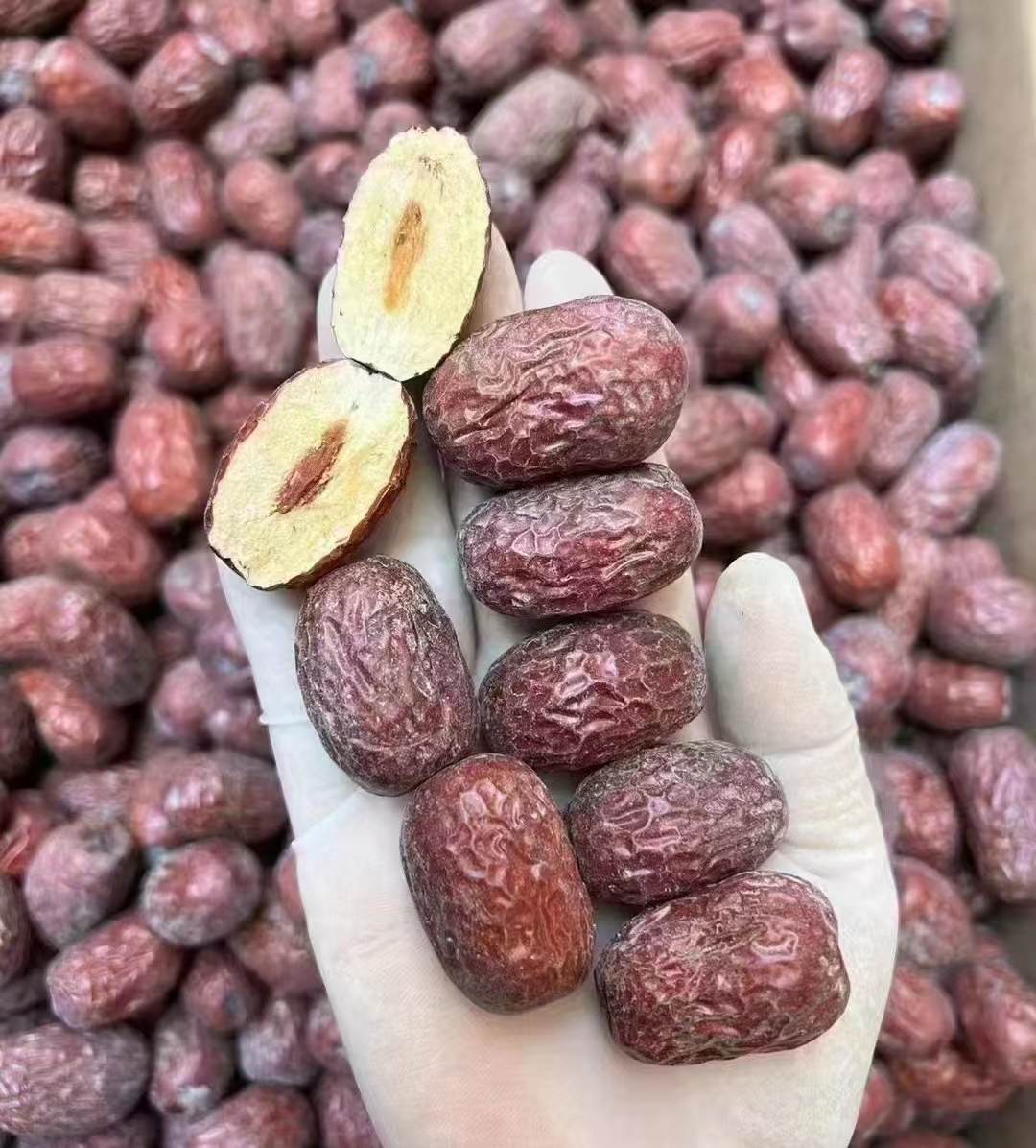 【整件批发价】正宗新疆若羌灰枣，不熏不洗不泡，原生态种植，自然吊干；核小皮薄，肉紧厚实，香甜软糯，营养丰富。