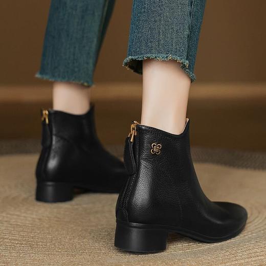 【预售5天】新款时尚舒适软皮软底短靴女圆头粗跟单靴通勤3cm羊皮靴子YF&D3125 商品图3