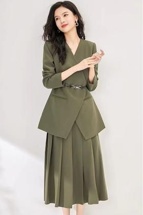 ESTELLICA 橄榄绿色收腰西装压褶长裙套装 19490