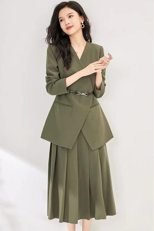 ESTELLICA 橄榄绿色收腰西装压褶长裙套装 19490 商品图0