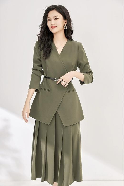 ESTELLICA 橄榄绿色收腰西装压褶长裙套装 19490 商品图3
