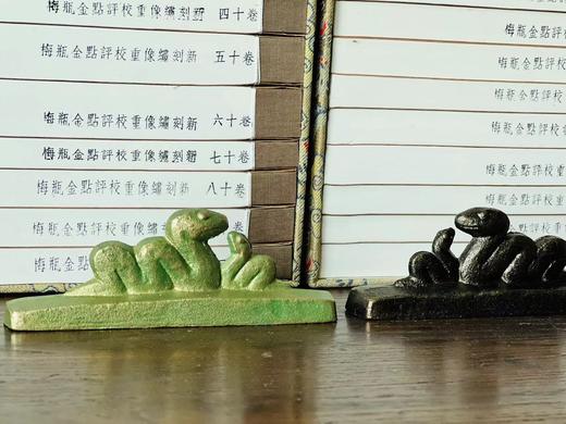 重点推荐：蛇年镇纸，98元。
 
新年推出生肖镇纸是本堂的老规矩，继以往几年推出羊、鸡、猴、狗、猪、鼠、牛、虎、兔和龙之后，今年继续推出蛇年镇纸。如此十二生肖镇纸已经提供11 商品图4