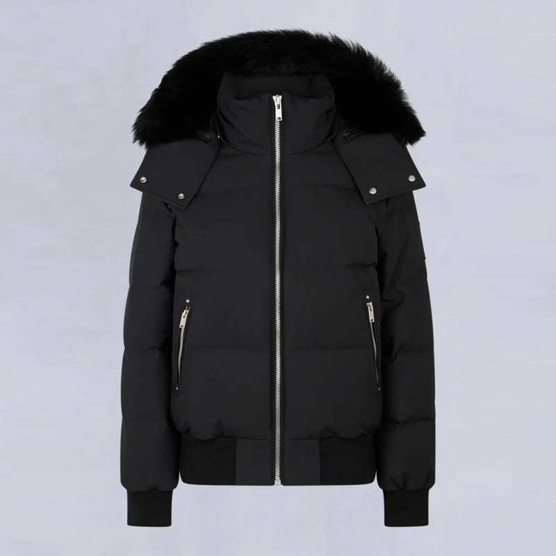 MOOSE KNUCKLES 女士金属驼鹿指节徽标绗缝连帽羽绒服 黑色 M34LJ179S 305