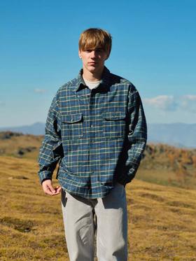 Evistub/E-4DCS999/日本面料蓝格厚织竹节刷毛贝壳扣翻领衬衫