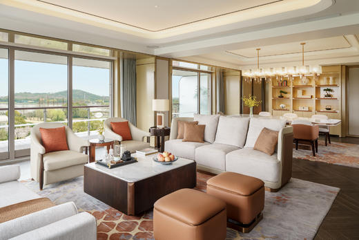 【佘山艾美】总套套房入住一晚含4人早餐+晚餐(节假日需加价） 商品图1