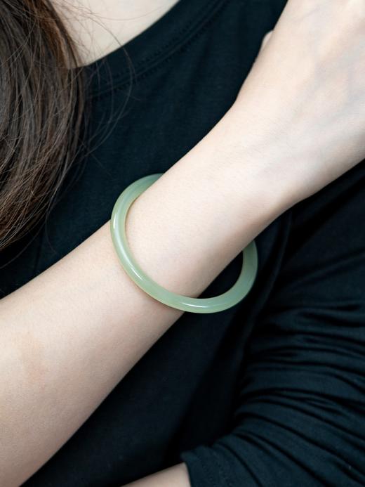 【推荐款】和田玉手镯（翠白）圈口55、56、57、58 商品图5