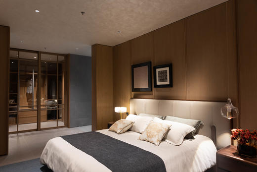 【现代风-CY101床】现代风/卧室/北美黑胡桃木/实木+真皮床 商品图2