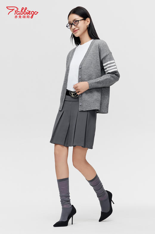 赤兔嗨购经典款四条杠V领毛衣女百搭休闲开衫单排扣针织衫上衣 商品图4