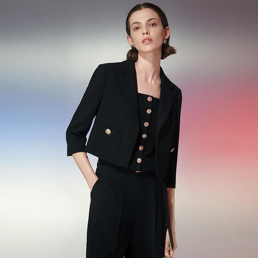 EITIE爱特爱春季新款气质显瘦时尚短外套7703408 商品图3