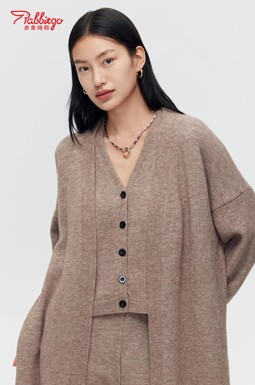 赤兔嗨购24年秋冬新款慵懒风针织开衫女休闲宽松马甲针织裤三件套套装 商品图2