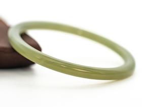 【推荐款】和田玉手镯（翠绿）圈口54、56