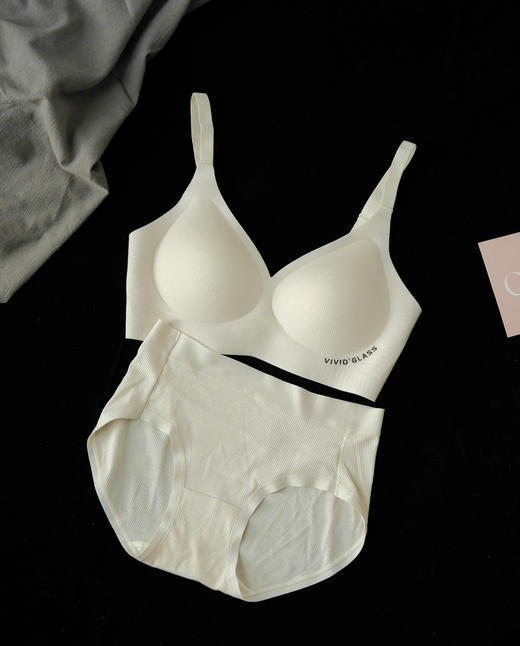 内衣+内裤一整套！冬天穿上不想脱了！~山茶花果冻软提拉内衣套装 商品图12