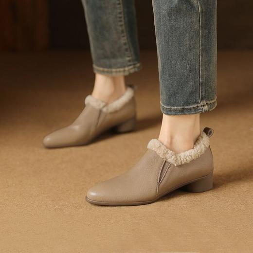 【预售5天】新款气质毛毛绒棉鞋保暖羊羔毛尖头粗跟复古短靴女冬及踝靴LG&309-1055 商品图2