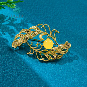 玉美人菲菲~蜜蜡羽毛约42*27mm胸针