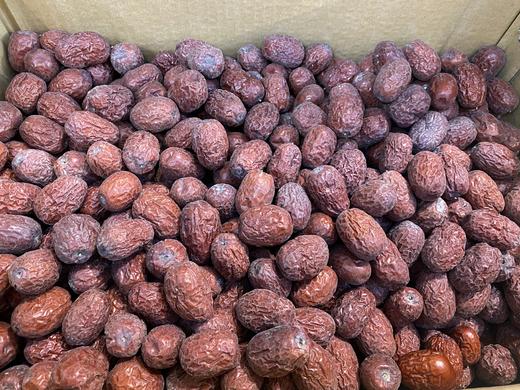 【整件批发价】正宗新疆若羌灰枣，不熏不洗不泡，原生态种植，自然吊干；核小皮薄，肉紧厚实，香甜软糯，营养丰富。 商品图10