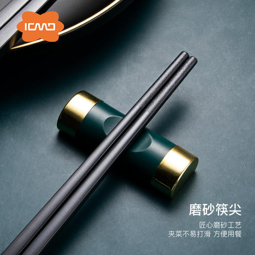 【五色分餐！一人一“筷”】五彩分餐箸，健康从此拥有；防滑颗粒设计，好夹不打滑；耐高温洗消毒，卫生不用愁；送礼自用两相宜，客满多合金筷子！HLY 商品图1