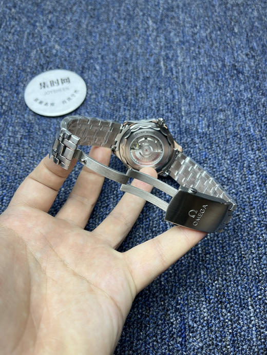升级版 经典欧米茄OMEGA海马300米系列“熊猫海马”潜水男士腕表
机芯：搭载进口原装西铁城 商品图7
