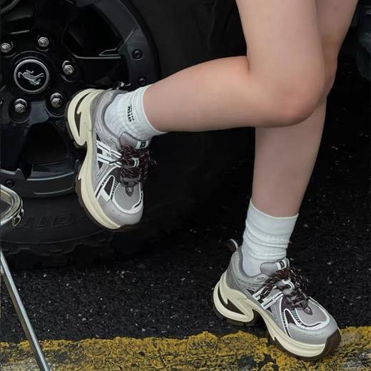 【顺丰包邮】74438 洛诗琳小个子必备简约设计感巧克力慕斯老爹鞋35260 商品图1