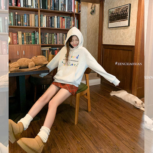 <曾小咸推荐>新品现货秒杀！卖完下架不再补 ！微信粉丝打折价！！设计感彩色字母绣花灰色卫衣 日常169.99/件 立减76.99 秒杀93/件！！ 商品图3