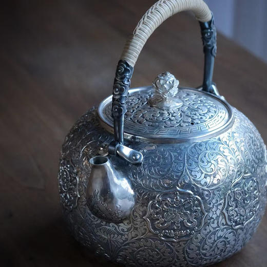 《吉祥八宝》高工银壶纯手工锻打口打出，满工塹刻工艺 商品图1