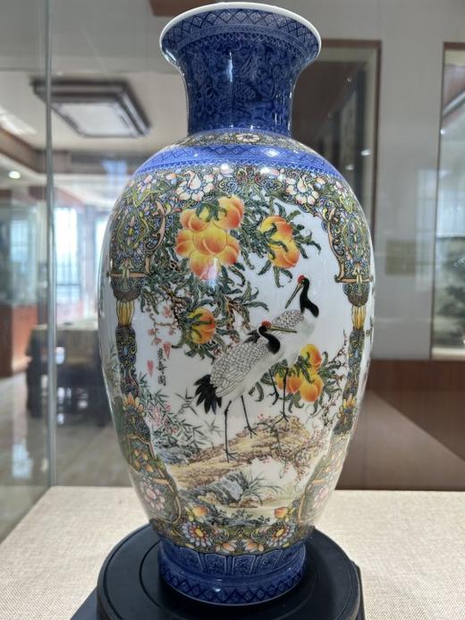 青花松鹤延年赏瓶 商品图0