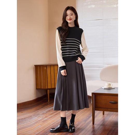 【专属特价】熙世界假两件黑白条纹毛衣女秋冬2025新款套头宽松圆领打底针织衫 商品图4