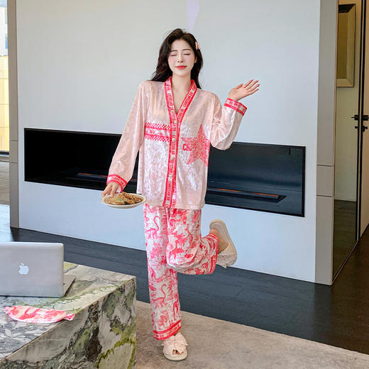 【超舒服！金钻绒家居服套装】亲肤透气，可外穿云朵天丝女秋冬季长袖网红满天星时尚可外穿家居服 商品图3