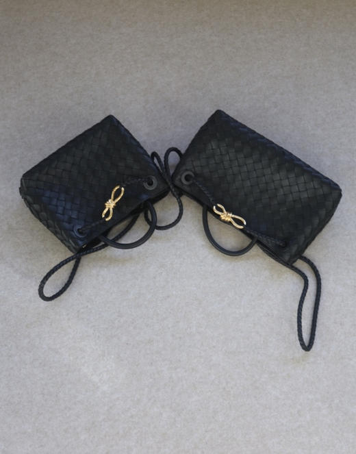 拳拳到肉 走起 哈！BV Andiamo 小号 黑金 纳帕小羊皮 手提单肩 斜跨包 商品图0