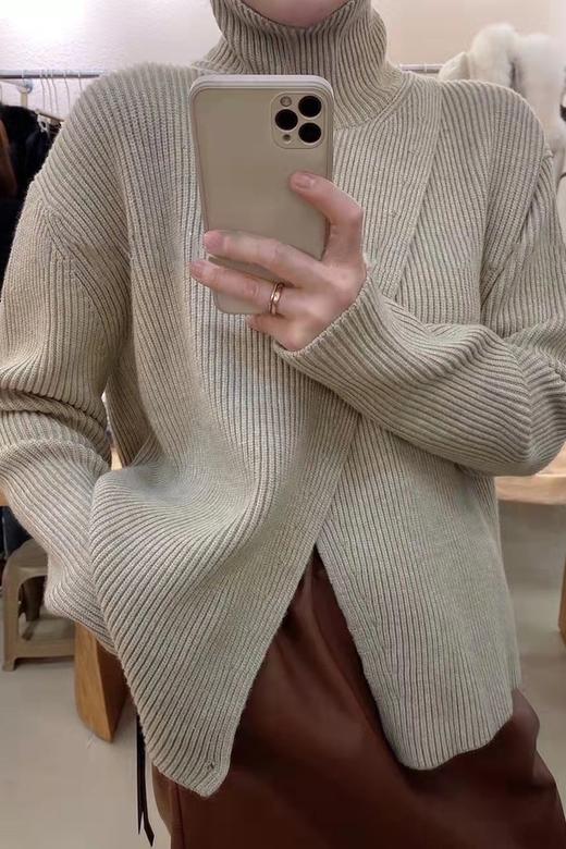 LNNNS 卡其色前开衩设计高领毛衣 15436 商品图3