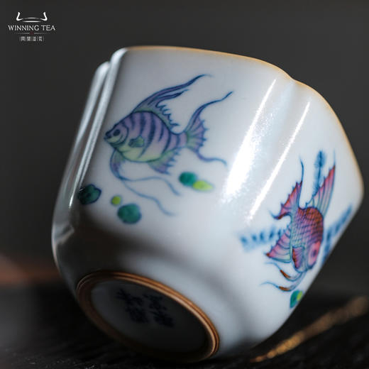 问鼎汝瓷鼎峰柴窑天青高四喜杯（鱼跃清波） 商品图5