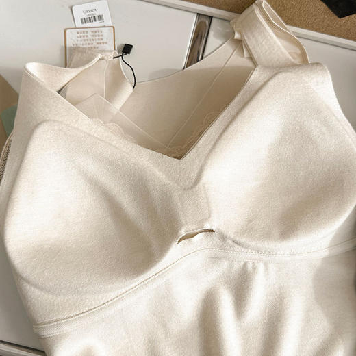 官网1300+ 华歌er同款秋冬v领蕾丝保暖背心三合一带胸垫女双面磨毛绵羊毛混纺蓄热贴身内搭打底 商品图7