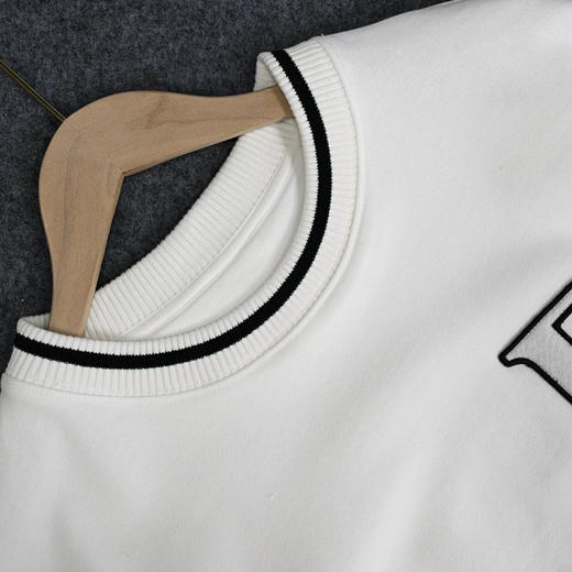 【11月22日 上午12:00 秒杀】开放日有样 PD1913 系列字母P贴布刺绣情侣卫衣 商品图7