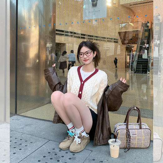 【179元任选2件】最后一波现货！复古短款V领毛衣开衫 商品图3