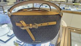 Michael Kors 迈克高仕女士EMILIA系列MK老花拼色皮革单肩包689134