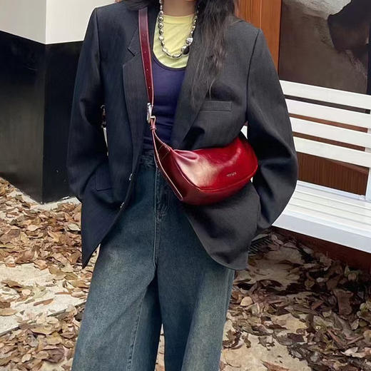 经典鲨2024年冬季新款纯色简约单肩斜挎腋下包KGB05-D575551 商品图2