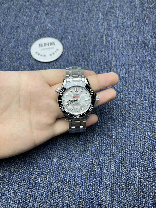 升级版 经典欧米茄OMEGA海马300米系列“熊猫海马”潜水男士腕表
机芯：搭载进口原装西铁城 商品图8